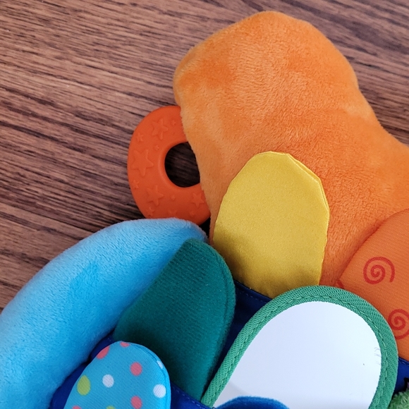 Melissa & Doug Sensory Teething Plush Fish - Picture 5 of 8